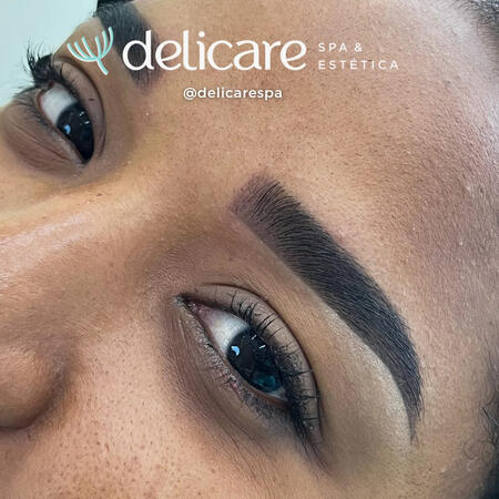 Design de sobrancelhas
